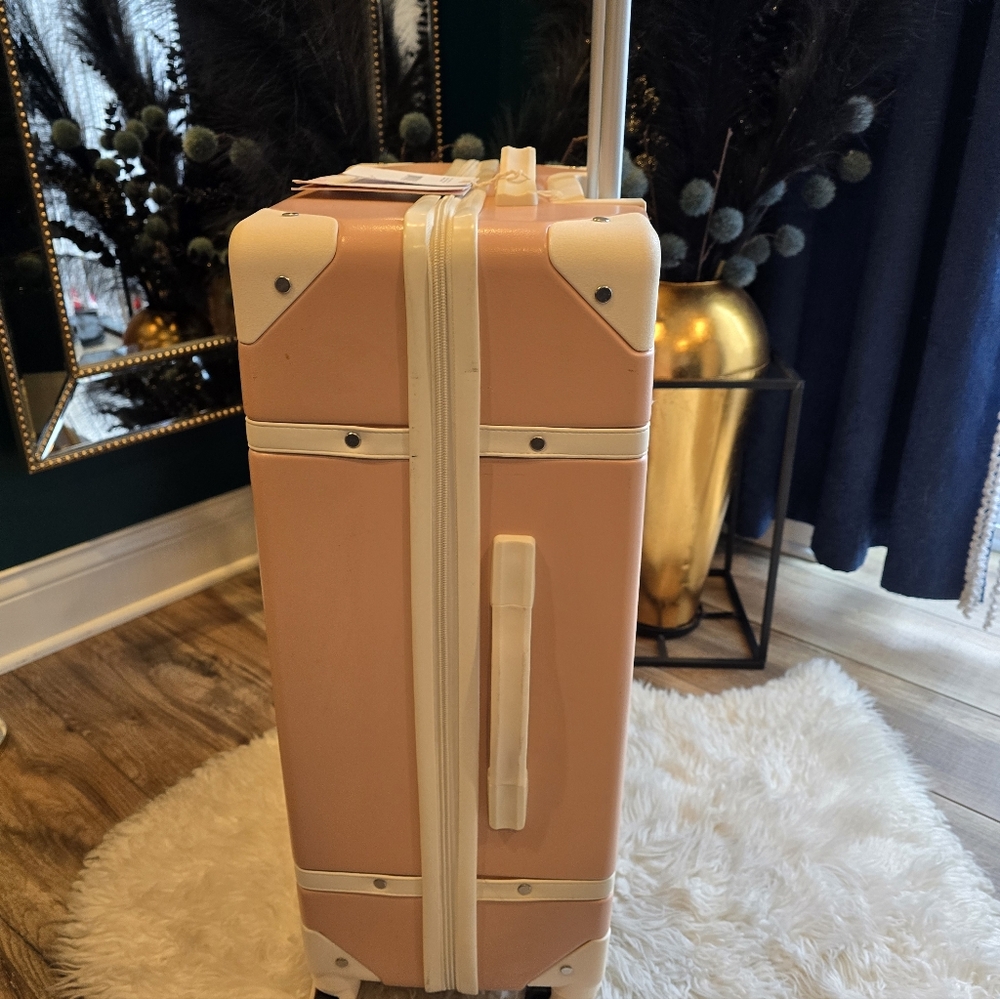 Jessica Simpson 24"Hardside Vintage Laugage Color:Rose Gold4 Spinner New - Picture 4 of 8
